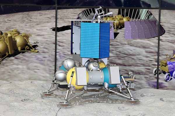 Confermato il ritardo delle missioni robotiche russe verso la Luna, Roscosmos continua ad avere problemi
