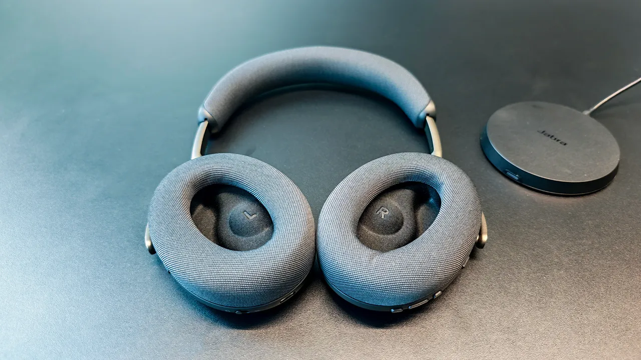 Ho provato le cuffie professionali del momento chiamando chiunque, anche Chatgpt