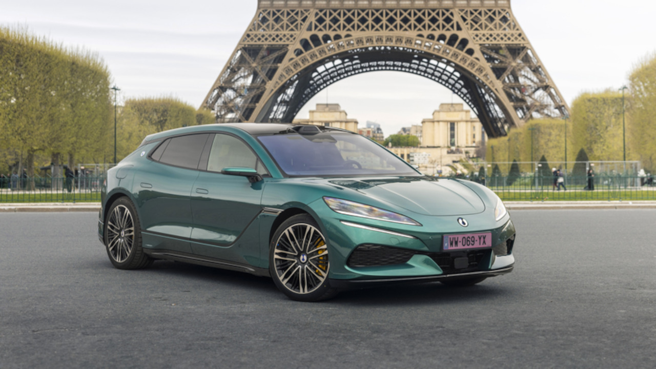 DENZA debutta in Europa: Z9GT e D9 portano ricarica flash da 1.500 kW e piattaforma e3