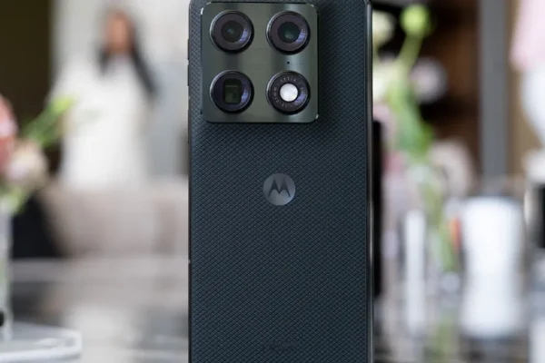 Motorola svela il prezzo del Razr Fold ed è una sorpresa!
