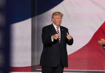 Trump: Cook mi ha reso omaggio, superando Jobs!