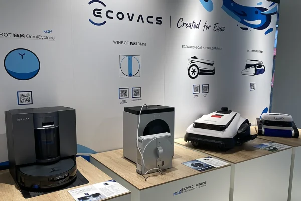 Ecovacs presenta la gamma 2026: pavimento, finestre, prato e piscina, robot per ogni esigenza