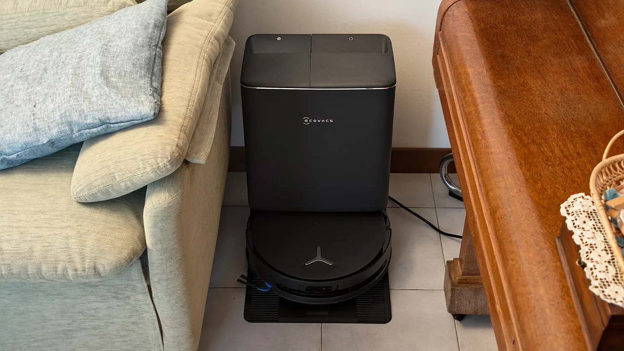La prova di Ecovacs Deebot T90 Pro Omni, ecco come pulisce davvero il robot che sfida i modelli da 1000 euro