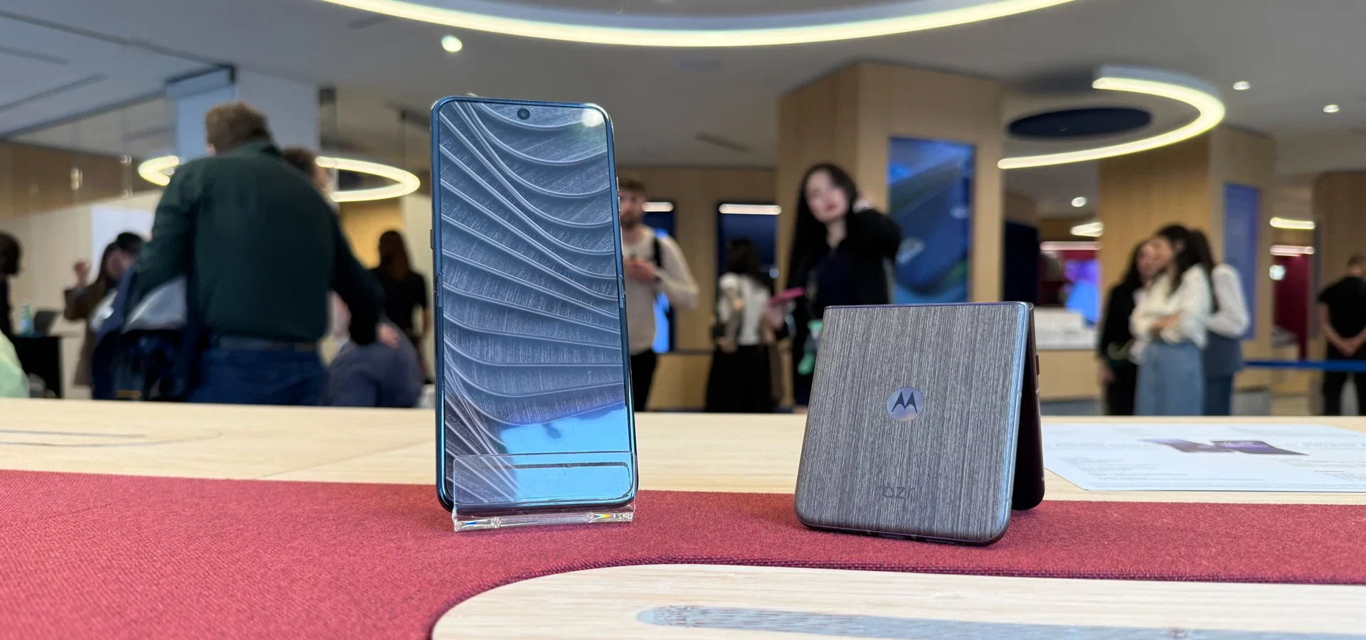 Motorola Razr 70 Ultra, Plus e Base: La Rivoluzione dei Foldable con Stile e Accessibilità