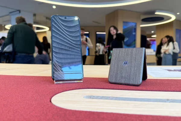 Motorola Razr 70 Ultra, Plus e Base: La Rivoluzione dei Foldable con Stile e Accessibilità