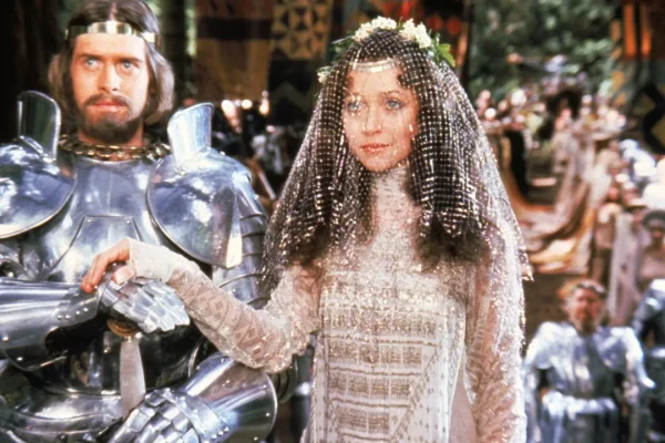 45 anni fa entravamo nel regno di Excalibur, il film che ha trasformato il cinema fantasy in un rito collettivo