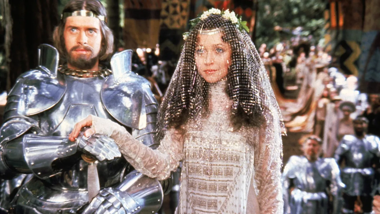 45 anni fa entravamo nel regno di Excalibur, il film che ha trasformato il cinema fantasy in un rito collettivo