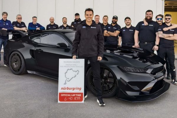 La Ford Mustang conquista il Nurburgring: un primato mozzafiato!