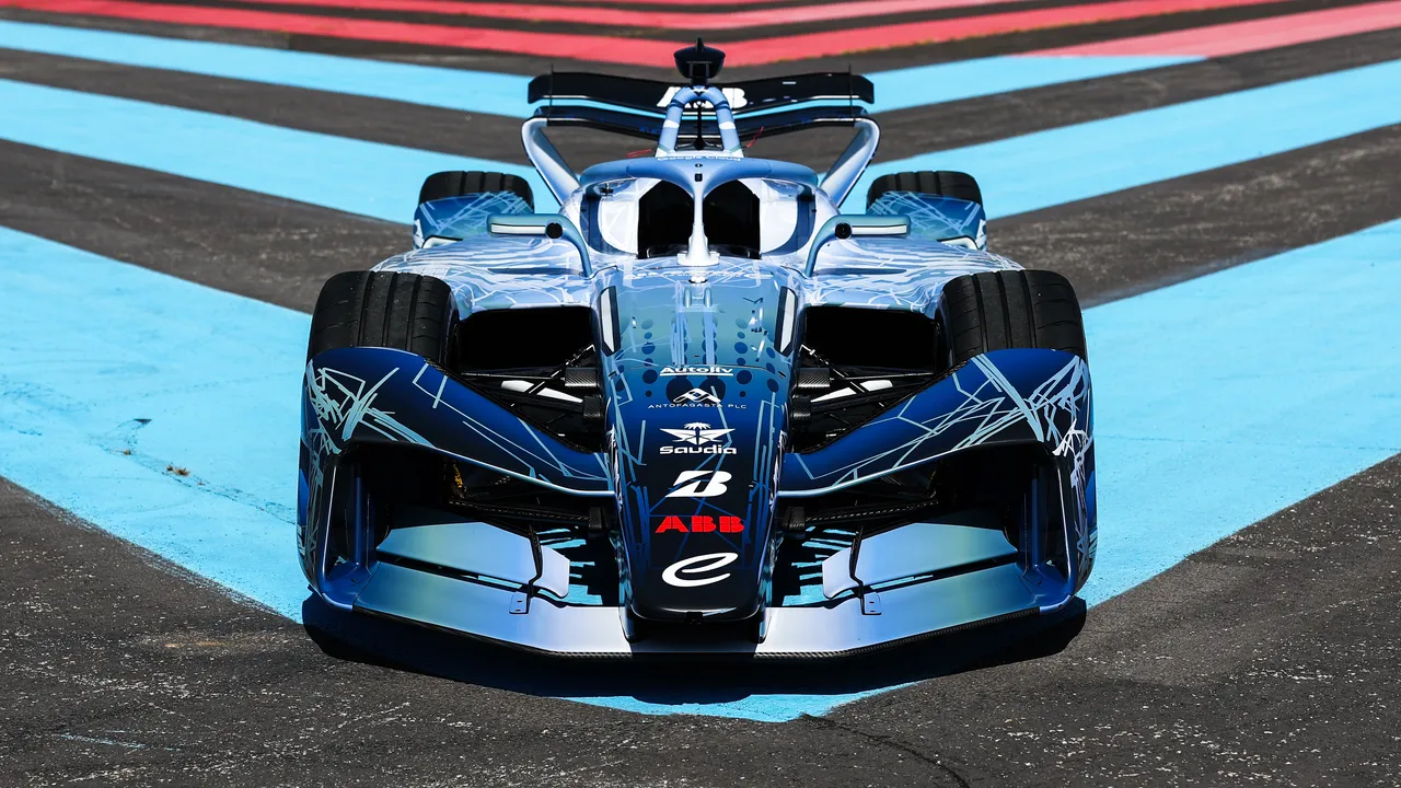 Formula E: La rivoluzionaria monoposto elettrica Gen4 da 600 kW porta il campionato a un passo dalla Formula 1