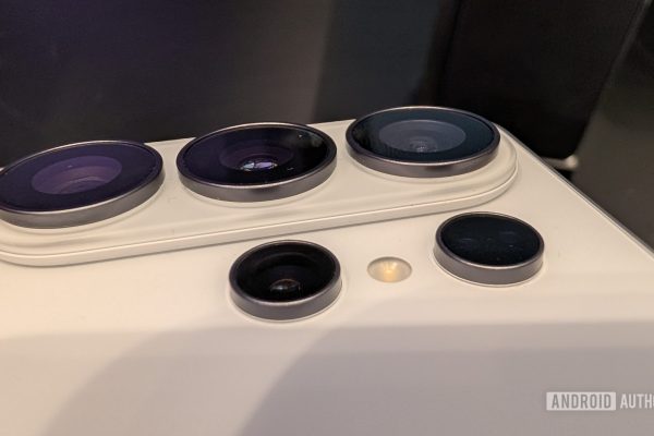 Video virali rivelano che i telefoni Samsung fondono la plastica: scopri la verità!
