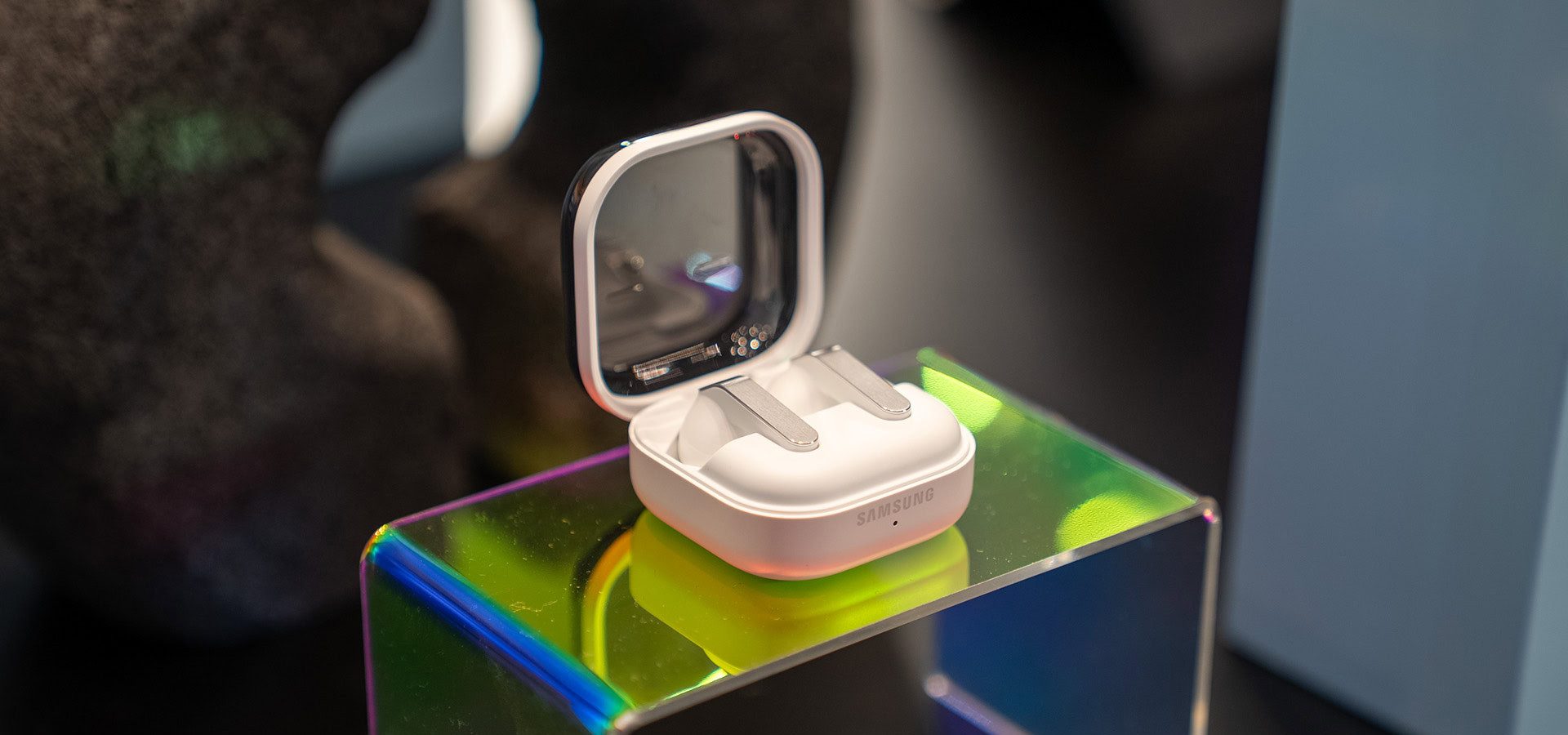 I nuovi auricolari Samsung: un design sorprendente da scoprire!