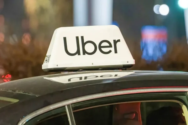 Uber Ritira i Tuoi Resi Direttamente dalla Porta di Casa!