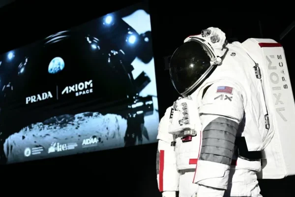 Ritardi nelle nuove tute spaziali NASA: il ritorno sulla Luna è in pericolo