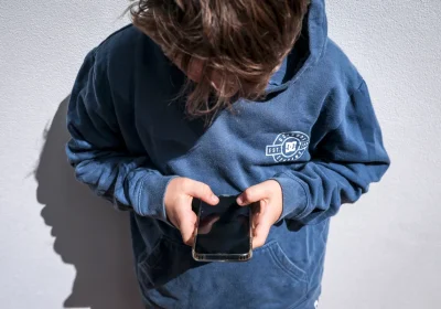 I Paesi che stanno vietando i social media per i bambini