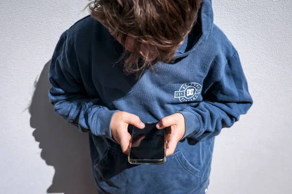 I Paesi che stanno vietando i social media per i bambini