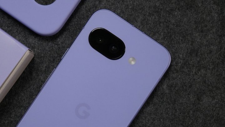 Goolge Pixel 9a 128GB a 359€ è una selta intelligente: SoC potentissimo, ottima fotocamera e aggiornamenti garantiti