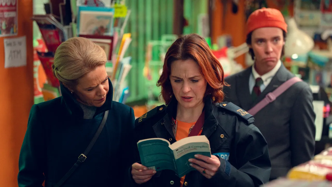 Da Belfast al Paradiso: Scopri la Magia della Nuova Serie della Creatrice di Derry Girls e la Sua Colonna Sonora Incredibile