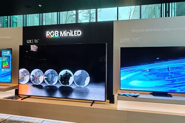 Hisense RGB MiniLED: la nuova serie TV ideale per gli appassionati di calcio e VAR