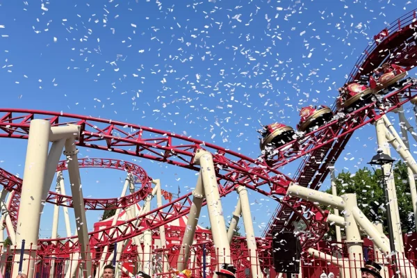 Scopri il Primo Roller Coaster Italiano con Vagoni Rotanti: La Nuova Attrazione di Leolandia!