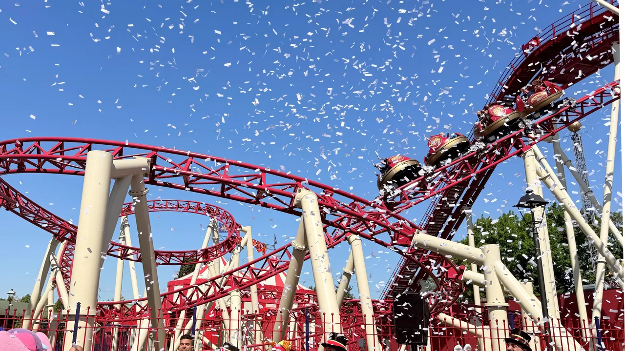Scopri il Primo Roller Coaster Italiano con Vagoni Rotanti: La Nuova Attrazione di Leolandia!