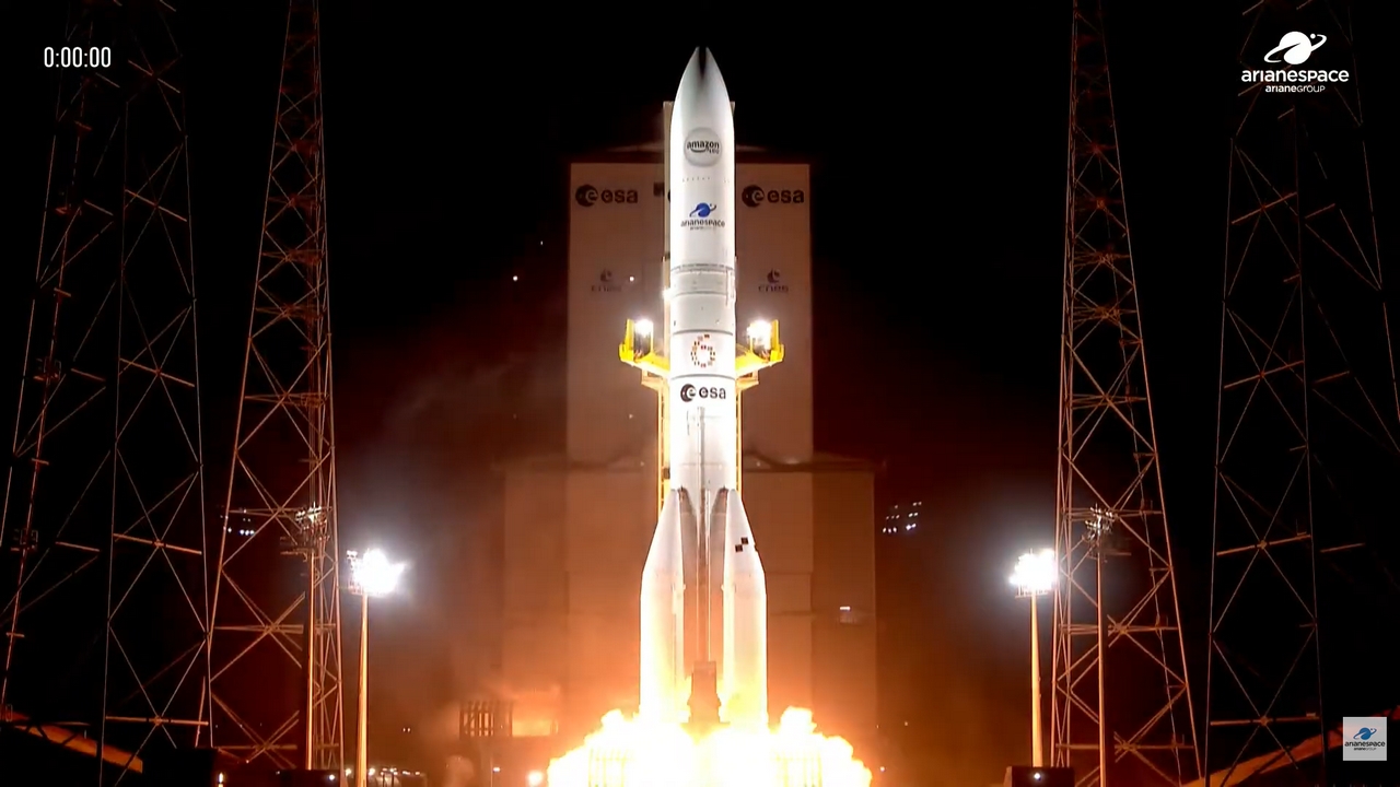Il razzo Ariane 6 di Arianespace lancia in orbita 32 satelliti Amazon Leo