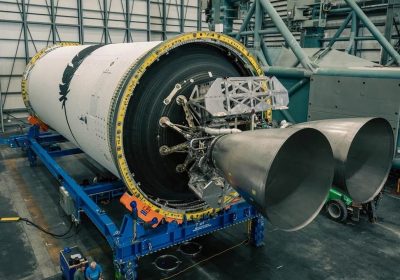 Il satellite AST SpaceMobile BlueBird 7 rientra nell’atmosfera: novità sul secondo stadio di Blue Origin New Glenn