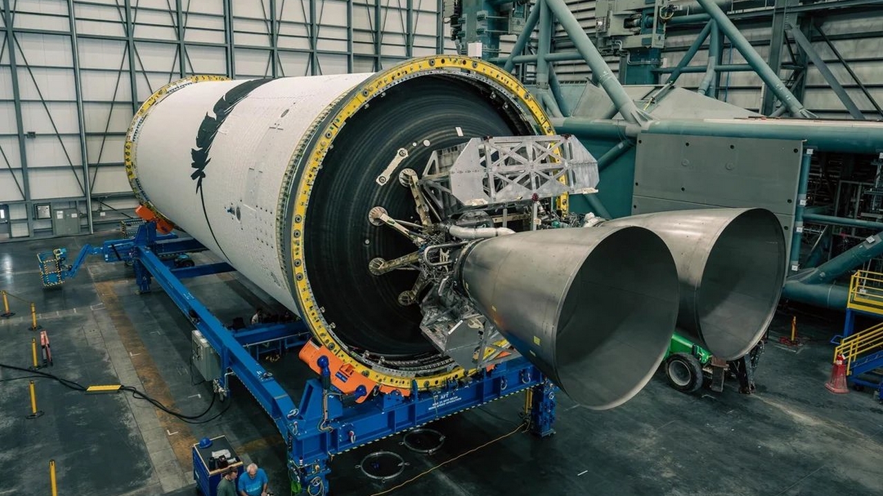 Il satellite AST SpaceMobile BlueBird 7 rientra nell’atmosfera: novità sul secondo stadio di Blue Origin New Glenn