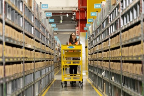 Le consegne di Amazon in Italia diventano sempre più veloci e sostenibili