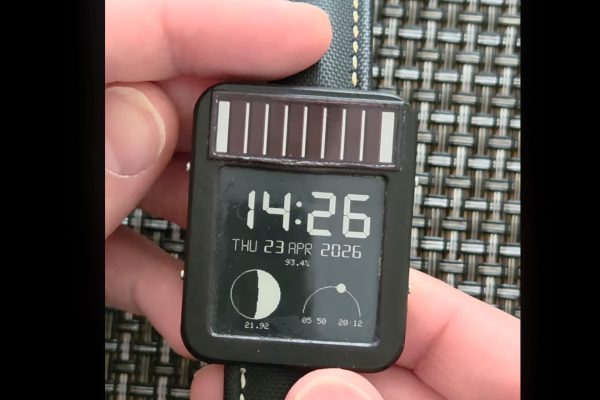 Progetto smartwatch open-source con e-ink: più durata della batteria, meno funzioni