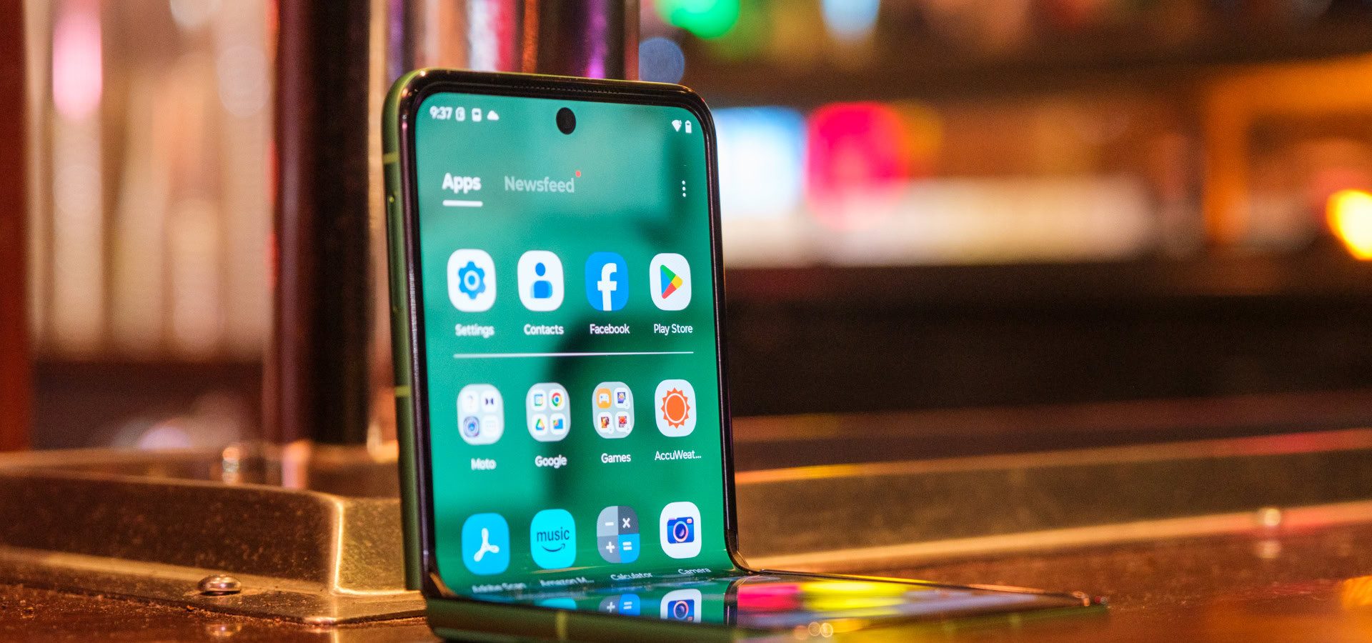 Moto Razr Plus svela il suo design prima del lancio di domani