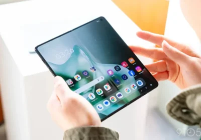 Annuncio del prezzo e disponibilità del Motorola Razr Fold prima del lancio dell’iPhone Ultra