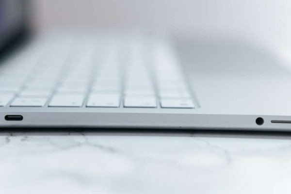 Caricabatteria USB-C: Nuova Normativa Anche per Notebook