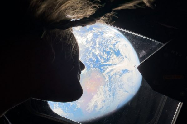Nuove fotografie dagli astronauti di Artemis II: questa volta impiegati iPhone 17 Pro Max e Nikon Z 9