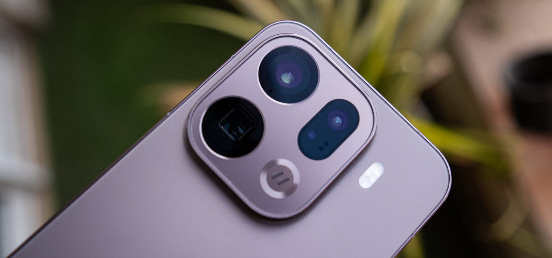 Rivelazioni sul OPPO Find X10: Schermo Familiare ma Batteria Rivoluzionaria!