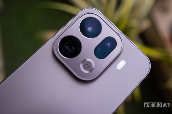 Rivelazioni sul OPPO Find X10: Schermo Familiare ma Batteria Rivoluzionaria!