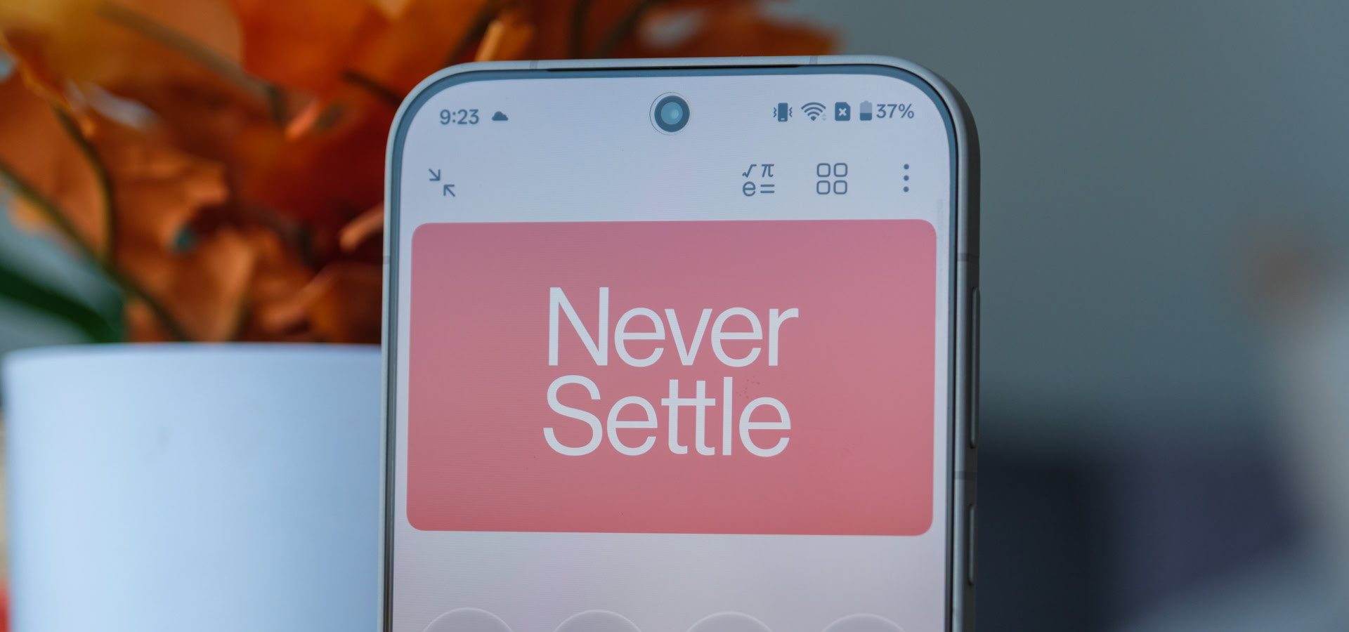 Il OnePlus 16 potrebbe proporre un notevole salto nel refresh rate