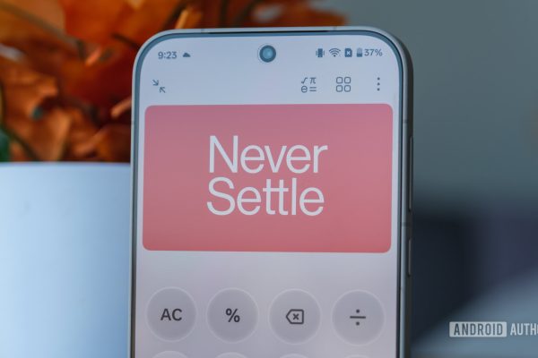 Il OnePlus 16 potrebbe proporre un notevole salto nel refresh rate
