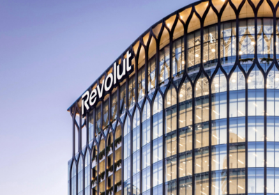 Revolut punta a una valutazione fino a 200 miliardi di dollari in una futura IPO