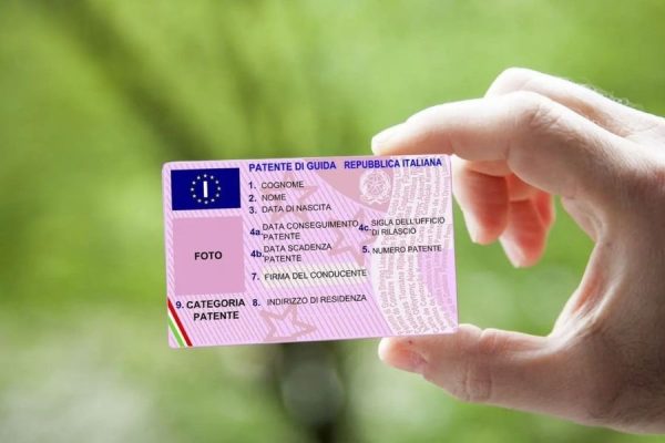 Patente di guida: solo il 60% supera l’esame teorico, il Sud batte il Nord nel successo!