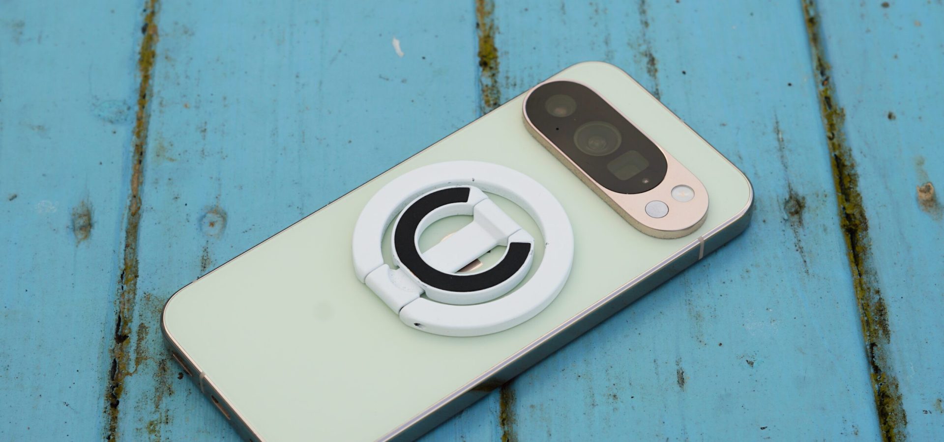 Questo accessorio da 10 dollari ha rivoluzionato il mio Pixel 10!