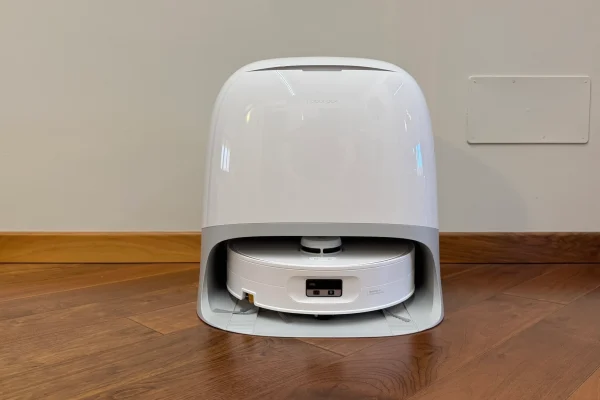 Recensione del Roborock Qrevo Curv 2 Flow: Lavaggio Innovativo con Tecnologia a Rullo