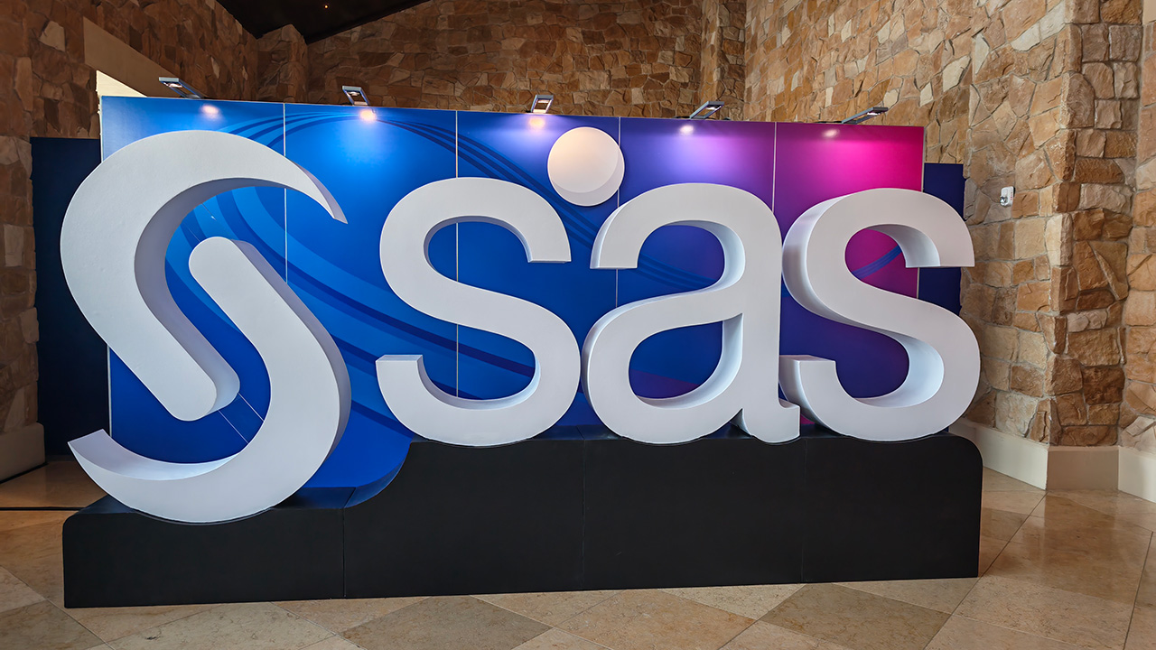 SAS abbraccia l’IA di terzi: Viya integra LLM esterni con governance unificata in arrivo