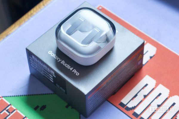 Nuove custodie Samsung: trasforma i tuoi Galaxy Buds 4 in una lattina di zuppa!