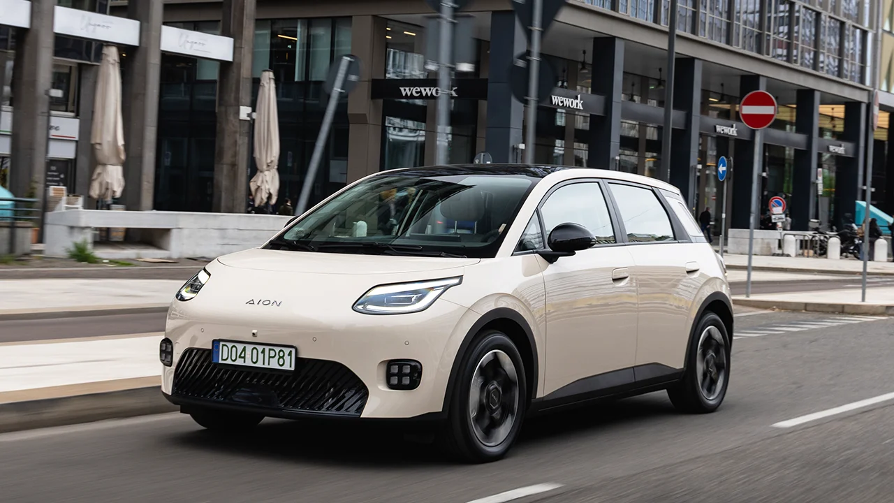 Scopri la Nuova Auto Elettrica Cinese GAC Aion UT: Progettata a Milano e Pronta per la Strada!