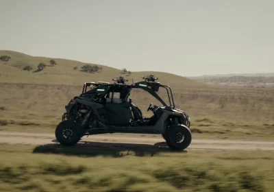 Coby Adcock: Scout AI raccoglie 100 milioni di dollari per addestrare modelli di guerra nel suo bootcamp.