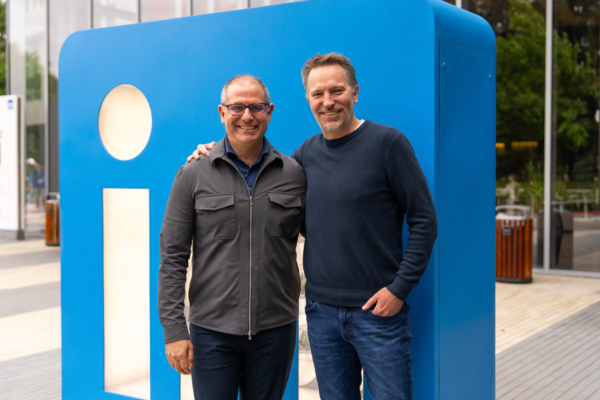 Il CEO di LinkedIn si prepara a lasciare: niente lacrime, solo ricordi!