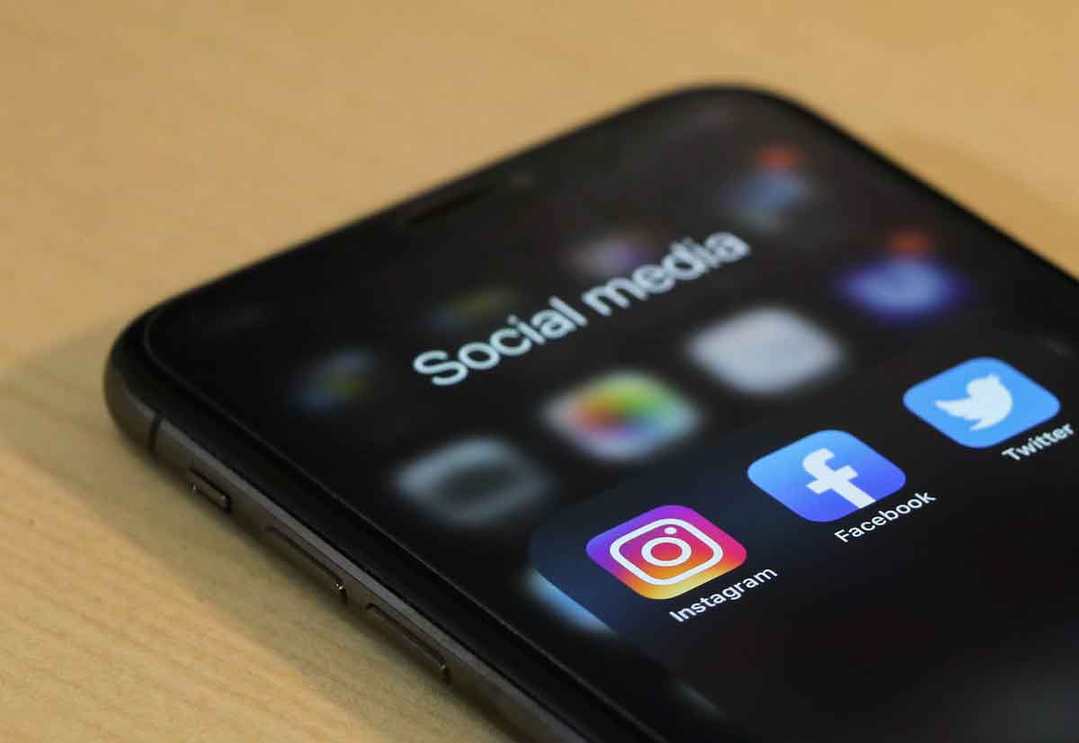 Il divieto sui social per gli under 16 in Australia: perché non sta funzionando?