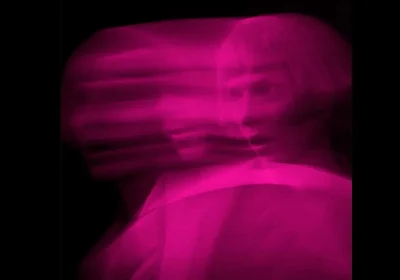 Come Closer di Tomora: una lettera d’amore eclettica alla musica dance degli anni ’90