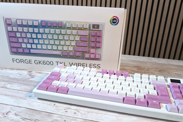 Tastiera Gaming MSI GK600 TKL: Switch Hot-Swap, Display LCD e 3 Modalità Wireless per Giocatori Esigenti!