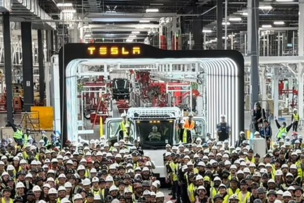 Tesla Semi: Inizia la Produzione del Camion Elettrico di Musk